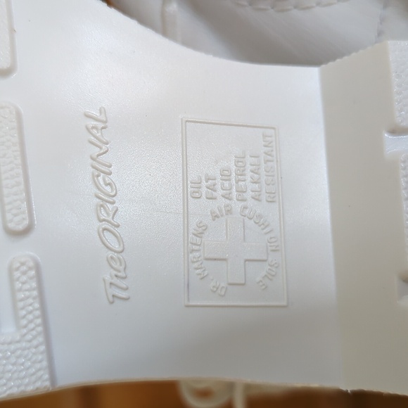 Dr Martens boots - Picture 5 of 13